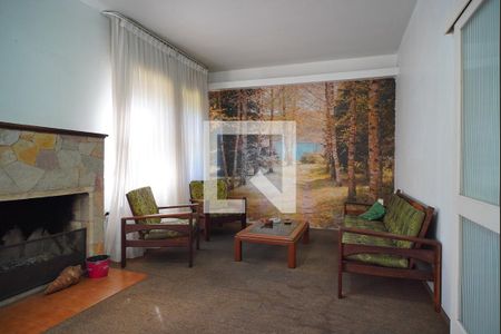 Sala de casa à venda com 3 quartos, 450m² em Jardim Lindóia, Porto Alegre