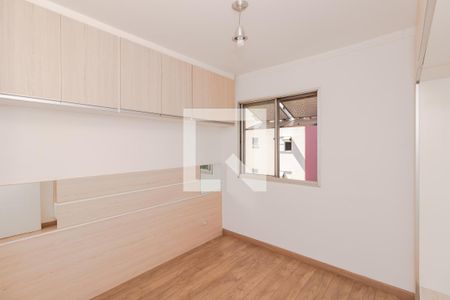 Quarto 1 de apartamento para alugar com 2 quartos, 55m² em Vila Firmiano Pinto, São Paulo