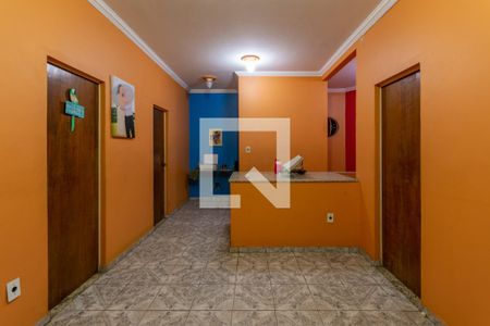 Sala 2 de casa para alugar com 6 quartos, 200m² em Minas Caixa, Belo Horizonte
