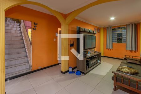 Sala de casa para alugar com 6 quartos, 200m² em Minas Caixa, Belo Horizonte