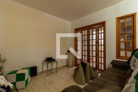 Sala de TV de casa à venda com 2 quartos, 131m² em Chácara Agrindus, Taboão da Serra