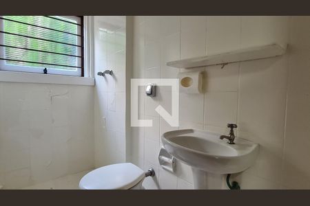 Casa para alugar com 888m², 3 quartos e 1 vaga Casa para alugar com 888m², 3 quartos e 1 vagaBanheiro de serviço