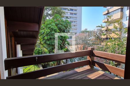 Casa para alugar com 888m², 3 quartos e 1 vaga Casa para alugar com 888m², 3 quartos e 1 vagaVista da suite 3