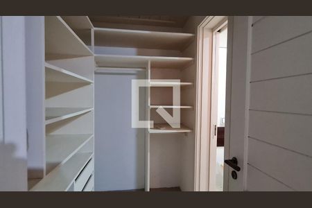 Casa para alugar com 888m², 3 quartos e 1 vaga Casa para alugar com 888m², 3 quartos e 1 vagaCloset da suíte 1