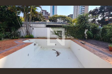 Casa para alugar com 888m², 3 quartos e 1 vaga Casa para alugar com 888m², 3 quartos e 1 vagaÁrea externa - piscina
