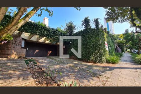 Casa para alugar com 888m², 3 quartos e 1 vaga Casa para alugar com 888m², 3 quartos e 1 vagaFachada da casa