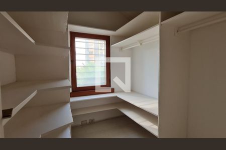 Casa para alugar com 888m², 3 quartos e 1 vaga Casa para alugar com 888m², 3 quartos e 1 vagaCloset da suíte 3