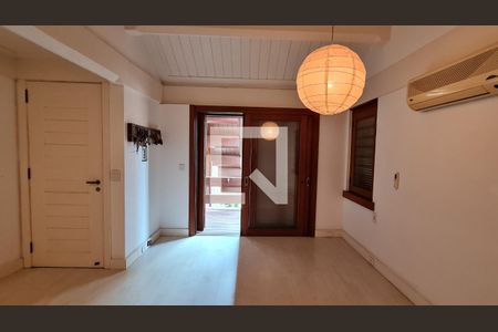 Casa para alugar com 888m², 3 quartos e 1 vaga Casa para alugar com 888m², 3 quartos e 1 vagaSuite 3