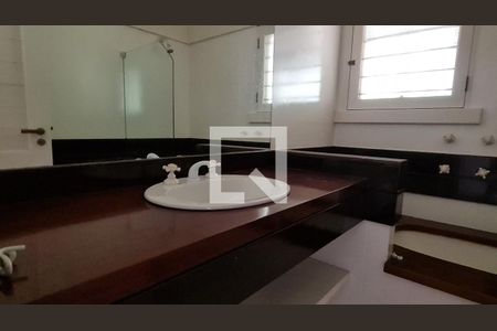 Casa para alugar com 888m², 3 quartos e 1 vaga Casa para alugar com 888m², 3 quartos e 1 vagaBanheiro da Suíte 2