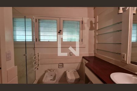 Casa para alugar com 888m², 3 quartos e 1 vaga Casa para alugar com 888m², 3 quartos e 1 vagaBanheiro da Suíte 3