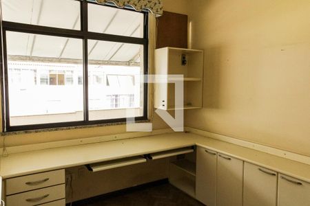 Quarto 1 de apartamento à venda com 4 quartos, 185m² em Leme, Rio de Janeiro