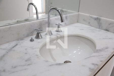 Banheiro de apartamento à venda com 1 quarto, 42m² em Umuarama, Osasco