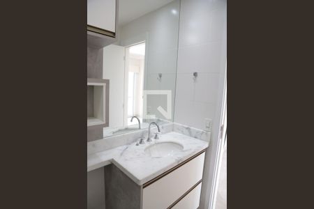 Banheiro de apartamento à venda com 1 quarto, 42m² em Umuarama, Osasco