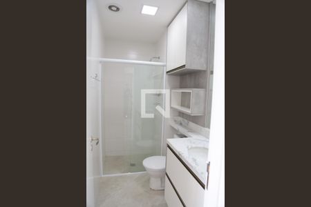 Banheiro de apartamento à venda com 1 quarto, 42m² em Umuarama, Osasco