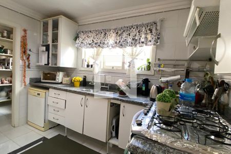 Casa de condomínio à venda com 320m², 4 quartos e 4 vagasCozinha