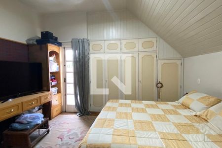 Casa de condomínio à venda com 320m², 4 quartos e 4 vagasSuíte 3