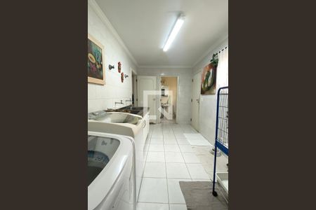 Casa de condomínio à venda com 320m², 4 quartos e 4 vagasÁrea de Serviço