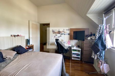 Casa de condomínio à venda com 320m², 4 quartos e 4 vagasSuíte 2