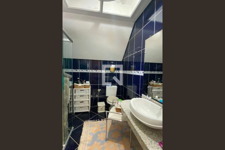 Casa de condomínio à venda com 320m², 4 quartos e 4 vagasBanheiro da Suíte 1