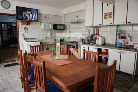Casa à venda com 243m², 3 quartos e 4 vagas Casa à venda com 243m², 3 quartos e 4 vagasCozinha