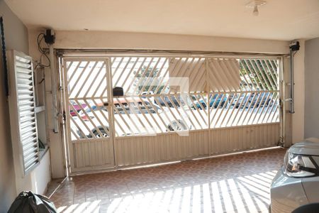Casa à venda com 243m², 3 quartos e 4 vagas Casa à venda com 243m², 3 quartos e 4 vagasÁrea comum