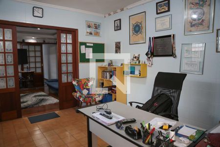 Casa à venda com 243m², 3 quartos e 4 vagas Casa à venda com 243m², 3 quartos e 4 vagasQuarto de Serviço
