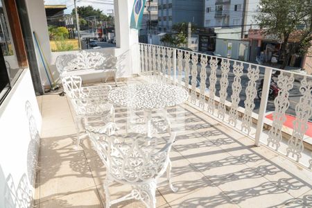 Casa à venda com 243m², 3 quartos e 4 vagas Casa à venda com 243m², 3 quartos e 4 vagasÁrea comum