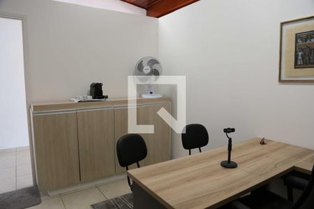 Casa à venda com 243m², 3 quartos e 4 vagas Casa à venda com 243m², 3 quartos e 4 vagasQuarto de Serviço