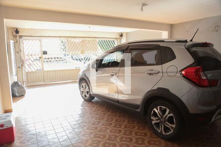 Casa à venda com 243m², 3 quartos e 4 vagas Casa à venda com 243m², 3 quartos e 4 vagasÁrea comum