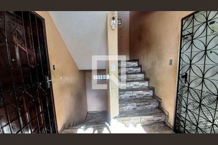 Apartamento para alugar com 41m², 2 quartos e sem vagaEscadas