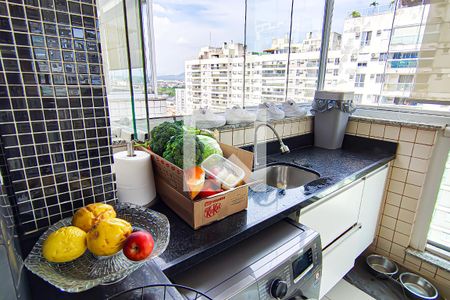 Apartamento à venda com 135m², 3 quartos e 2 vagasarea de serviço - varanda