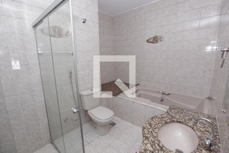Casa à venda com 392m², 3 quartos e 5 vagasBanheiro da Suíte