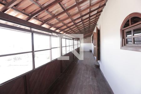 Casa à venda com 392m², 3 quartos e 5 vagasVaranda