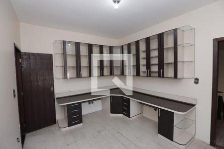 Casa à venda com 392m², 3 quartos e 5 vagasEscritório