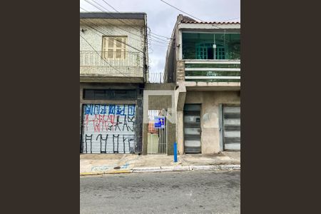 Casa para alugar com 70m², 2 quartos e sem vagaFachada