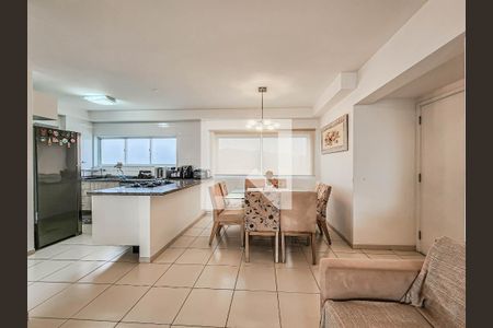 Sala de apartamento para alugar com 3 quartos, 115m² em Jardim Virgínia, Guarujá