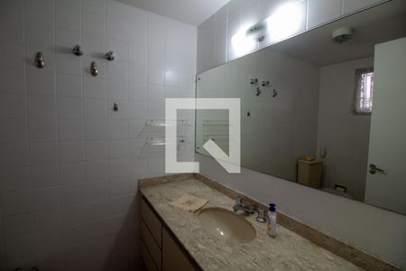 Banheiro de apartamento à venda com 2 quartos, 66m² em Chácara Santo Antônio (zona Sul), São Paulo