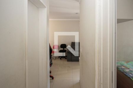 Corredor de apartamento à venda com 2 quartos, 45m² em Vila Tolstoi, São Paulo