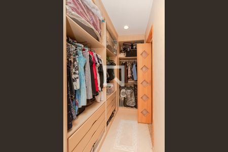 Apartamento à venda com 142m², 3 quartos e 4 vagasCloset