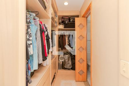 Apartamento à venda com 142m², 3 quartos e 4 vagasCloset