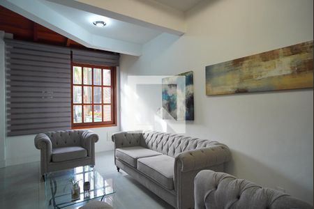 Sala de casa para alugar com 4 quartos, 360m² em Jardim Itu, Porto Alegre