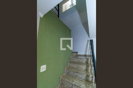 Escada de casa à venda com 3 quartos, 95m² em Vila Nova Pauliceia, São Paulo