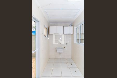 Casa à venda com 95m², 3 quartos e 2 vagasÁrea de Serviço