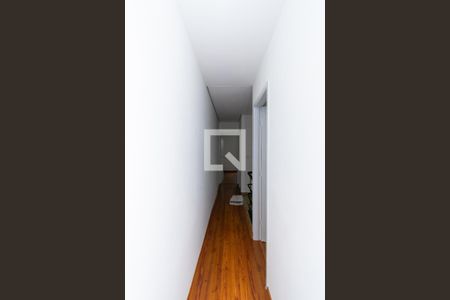 Casa à venda com 95m², 3 quartos e 2 vagasCorredor