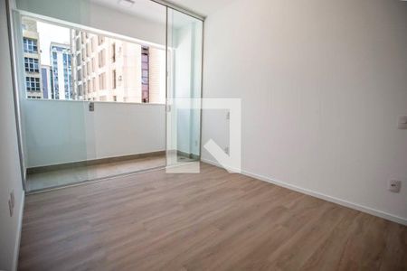 Apartamento à venda com 66m², 2 quartos e 2 vagasSala