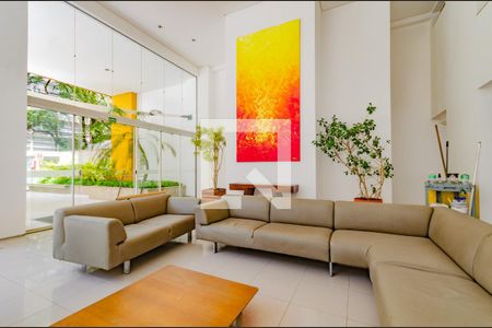 Hall de Entrada de apartamento para alugar com 2 quartos, 80m² em Vitória, Salvador