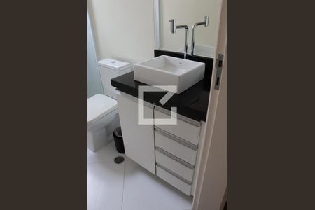 Banheiro de apartamento à venda com 2 quartos, 72m² em Jardim Maria Rosa, Taboão da Serra