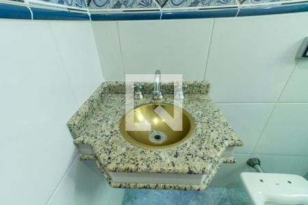 Casa à venda com 134m², 3 quartos e 2 vagas Casa à venda com 134m², 3 quartos e 2 vagasBanheiro