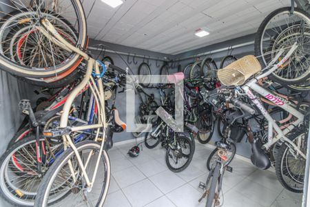 Apartamento à venda com 145m², 3 quartos e 2 vagas Apartamento à venda com 145m², 3 quartos e 2 vagasÁrea comum - Bicicletário