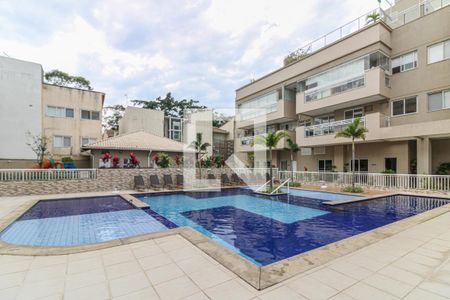 Apartamento à venda com 145m², 3 quartos e 2 vagas Apartamento à venda com 145m², 3 quartos e 2 vagasÁrea comum - Piscina
